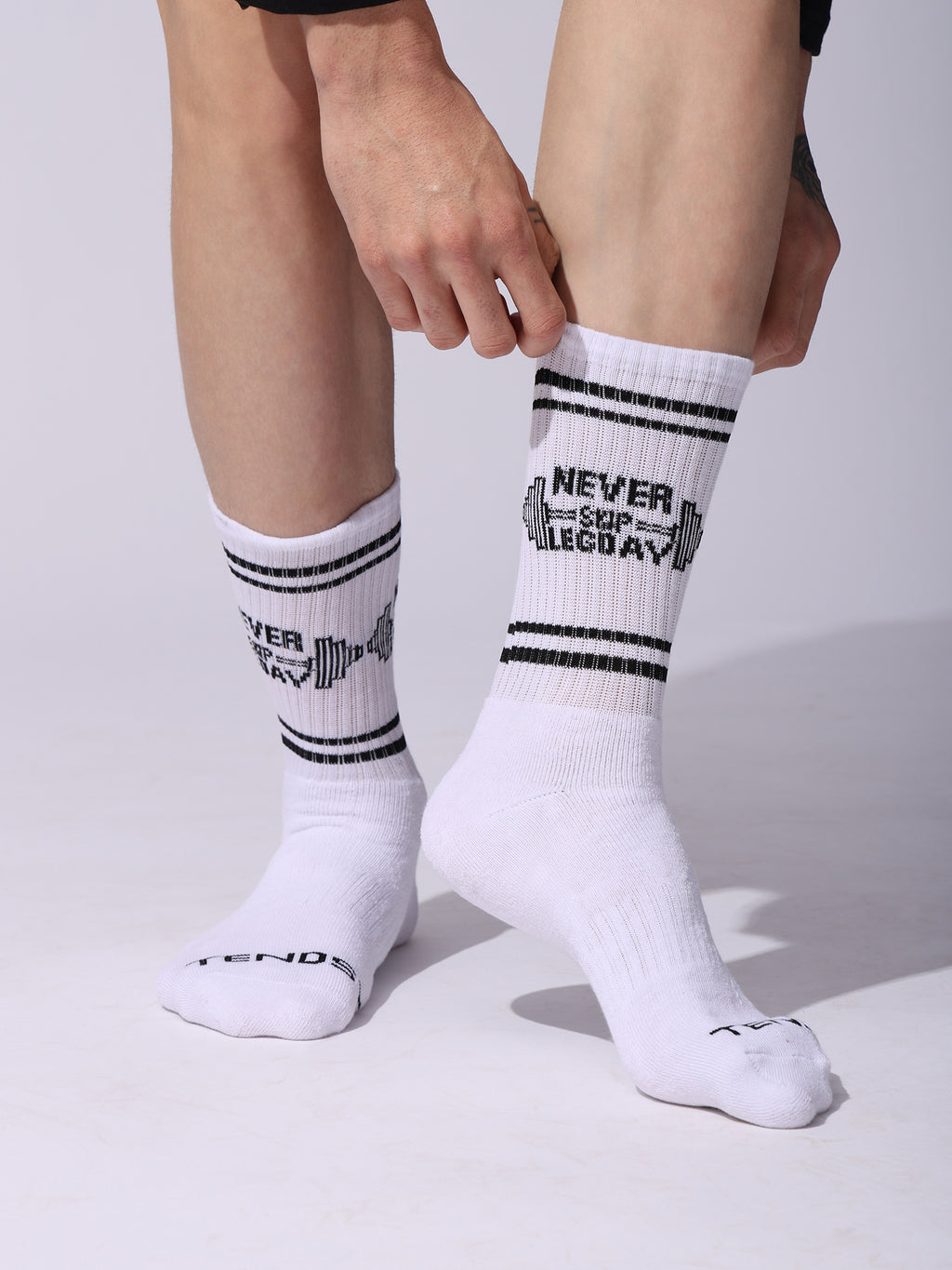 Never Skip Leg Day Athletic Crew Socks, Cotton, Arch Support With Cushioned Base For Gym And Workout, White, 1 Pair