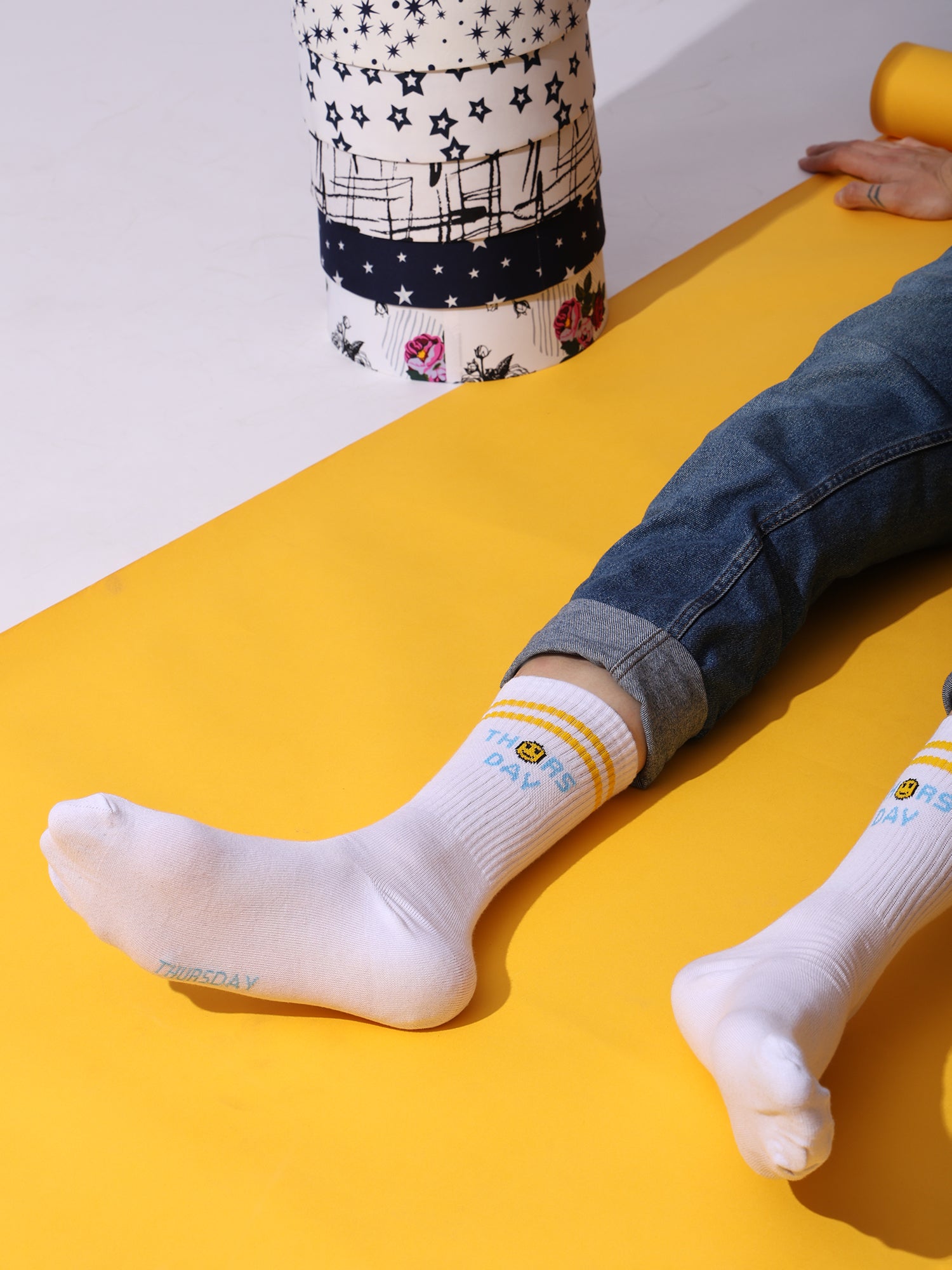 Days of the Week Socks, White Cotton Mid Calf/Crew Socks, Emoji Design, 7 Pairs Set