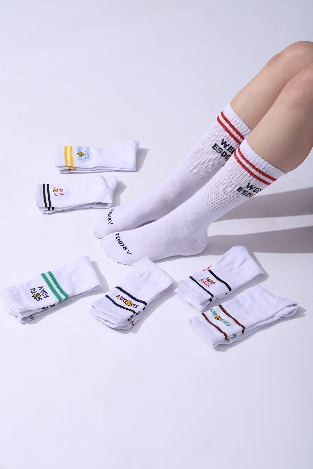 Days of the Week Socks, White Cotton Mid Calf/Crew Socks, Emoji Design, 7 Pairs Set