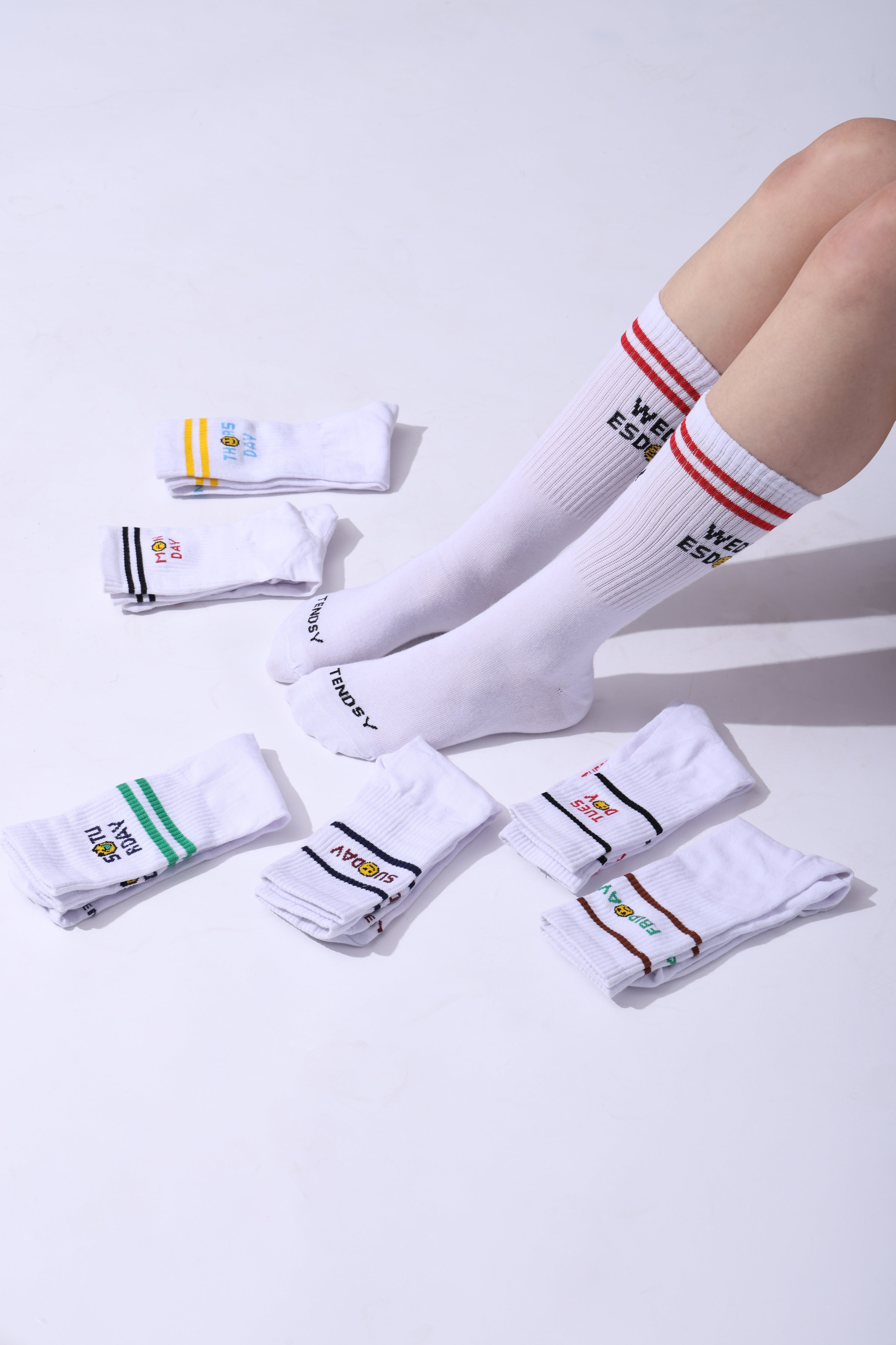 Days of the Week Socks, White Cotton Mid Calf/Crew Socks, Emoji Design, 7 Pairs Set